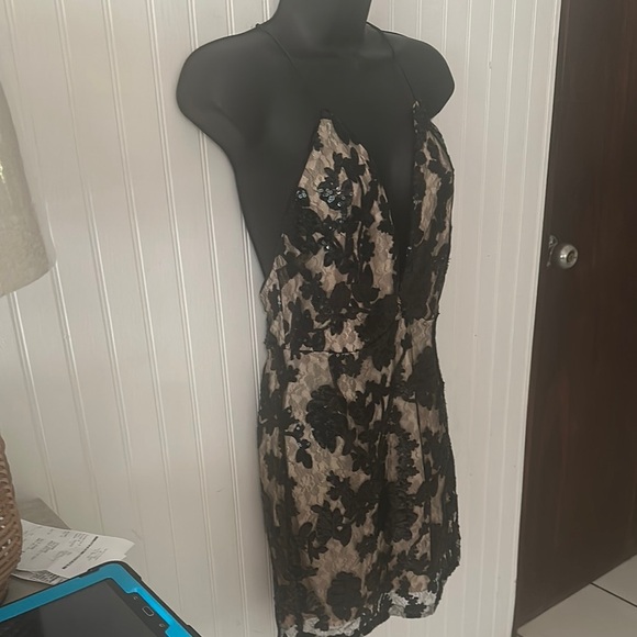 Like New! Luxxel Elegant Black and Tan Lace Slip Dress sz M - Picture 7 of 12